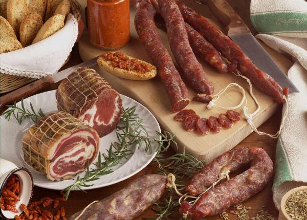 Bạn Có Nhầm Giữa Salami và Salumi Trong Ẩm Thực Ý Vậy Đâu Là Sự Khác Biệt